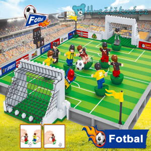 Stavebnice fotbalového hřiště s figurkami typu lego